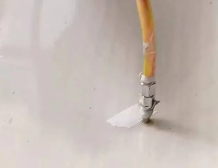 焦作市瓷砖空鼓维修公司专业解答在瓷砖铺贴过程中，如果使用的砂料过粗（如全部使用了粗砂），可能会导致以下问题